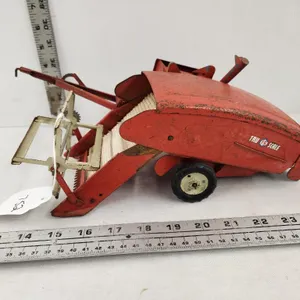 1/16 Tru Scale toy combine