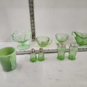 Uranium ? Glass pcs, Fire King mug