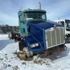 2002 KENWORTH TANDEM AXLE TRUCK - NO KEYS - SALVAGE