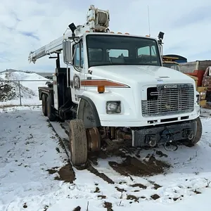 2000 FREIGHTLINER FL80 TANDEM AXLE TRUCK - NO KEYS - NON RUNNING/ PARTS UNIT