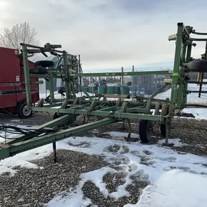 John Deere 1610 24' Cultivator w/ Degelman 4 Bar Mounted Harrows.