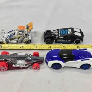 4 Hot Wheels & Maisto replica cars