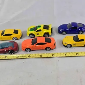 6 Maisto, Hot Wheels, Playmind sporty replica