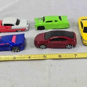 5 Maisto replica cars