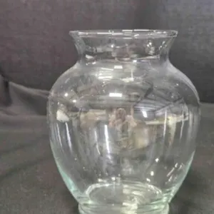Vase; 6" tall, 3� across; clear glass