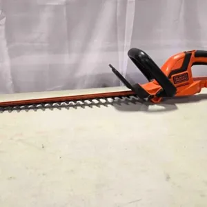 22" hedge trimmer, 20V battery operated