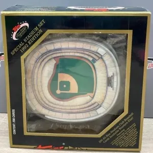 NO CARDS - 1992 TOPPS Special Stadium Box &