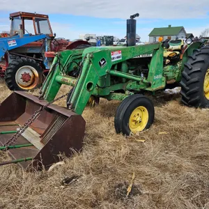 TRACTOR : 1977 John Deere 1830 : Diesel : w/FEL (Not Running)