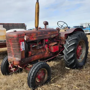 TRACTOR: 1951 IH McCormick W6