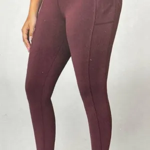 Mondetta Women’s Size Medioum Leggings with Pockets, Burgundy