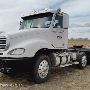 2007 Freightliner Columbia semi truck