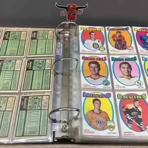 FULL SET 1971-72 OPC Hockey Cards including 4
