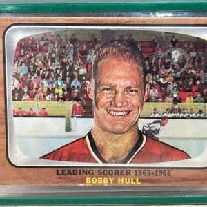 1966 Bobby Hull Hockey Card. *DC