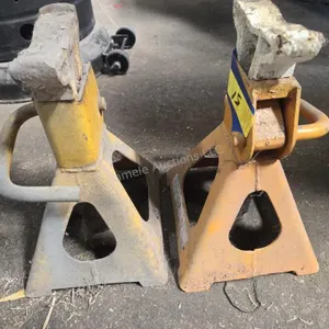 2 jack stands