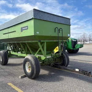 Parker 4000 double door gravity wagon
