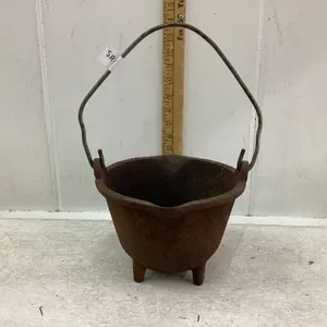 CAST POT WITH HANDLE + 4 LEGS “PRIMUS” MADE IN DENMARK
