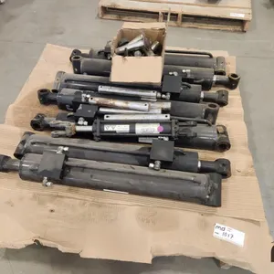 Assorted Hydraulic Cylinders w/ Pins
 UNRESERVED