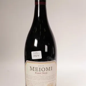 Meiomi/ 2019/ Pinot Noir/ Red Wine/ 750ml/ 13.7% ABV Note: Alcohol cannot be insured by any courier 