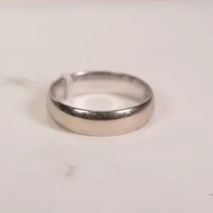14kt white gold band, 4.5 grams, size 7.5