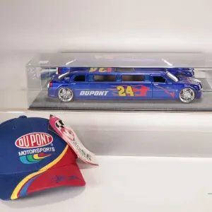 Jeff Gordon 1: 24 scale Chrysler 3000 custom limo by Maisto, in acrylic display plus a Du Pont Motor