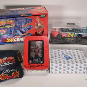 Jeff Gordon 24 limited edition Revell 1: 24 scale die-cast Nascar Winston Cup 2001 champion one of /