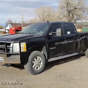 2013 Chevrolet Silverado 3500HD Crew Cab pickup truck