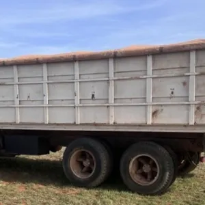 International Loadstar 1800 Tandem Axle Truck
