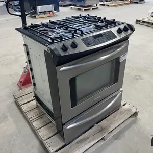 Range w/ Gas Stove Top
 UNRESERVED