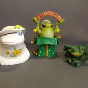 1980 Avon "Winking Frog" Potpourri Holder - Russ