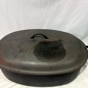 Griswold #9 Oval Cast Iron Roaster w/Lid