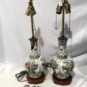PAIR OF CHINESE PORCELAIN TABLE LAMPS