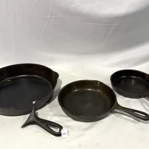 3pcs Cast Iron Skillet Set with Various Sizes