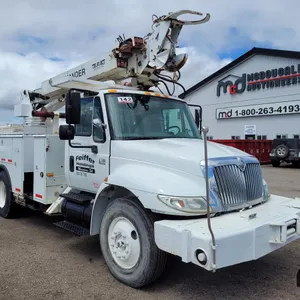 2002 International 4300 Digger Derrick Truck w/ Terex Telelect Commander 4042 Crane