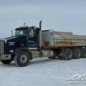 2007 KENWORTH T800 TRI DRIVE DUMP TRUCK