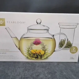 Tea Bloom Glass Teapot with Glass Infuser, Includes 2 Tea Blooms