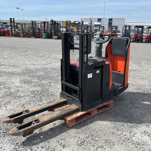 2016 BT SPE200DN 1000 kg Electric Stacker