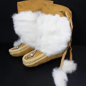 HANDMADE MUKLUKS W/ MULTI COLOR BEADING, W SIZE 7