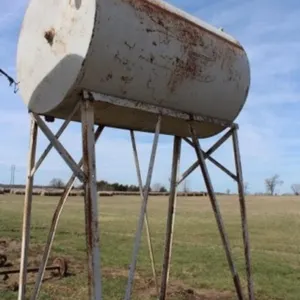 250 gal. Fuel Tank & Stand (no nozzle)