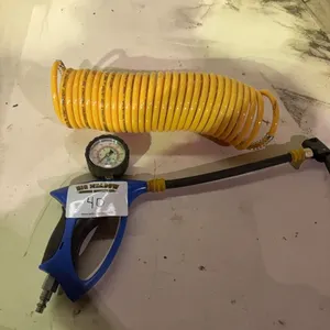 Air hose and air chuck with pressure guage