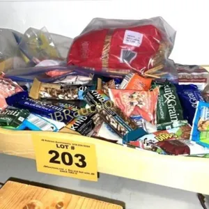 SERVING TRAY FULL OF BREAKFEST BARS