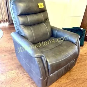 SWIVEL ROCKING RECLINER LIKE-NEW