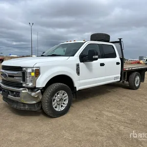 2019 Ford F-350 XLT 4x4 Crew Cab Flatbed Truck