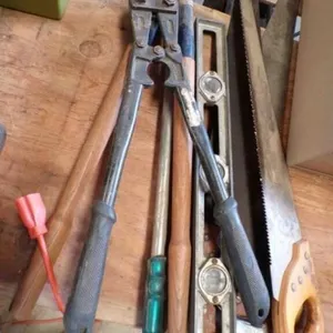 hand saws, level
