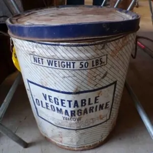 vintage vegetable oil can