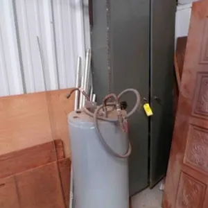 Metal storage cabinet
