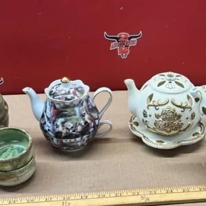 Teapots and decanters. *NO SHIPPING