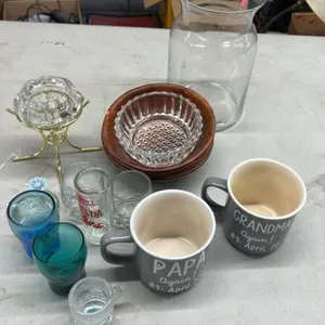 Miscellaneous glassware. *NO SHIPPING