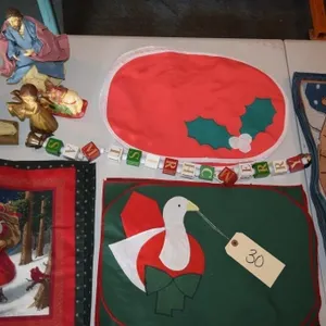 Box of Misc Christmas Decor