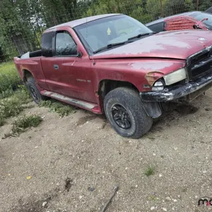 IMPOUND UNIT: 1998 Dodge Dakota V8 Club Cab 4WD Truck
 UNRESERVED