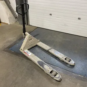 Crown Pallet Jack
 UNRESERVED